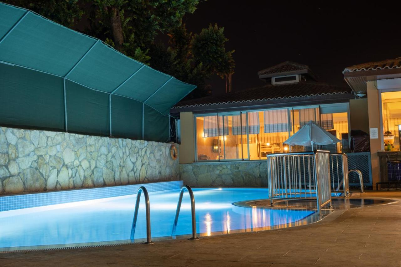 Ozlem Garden Hotel Side Exterior foto