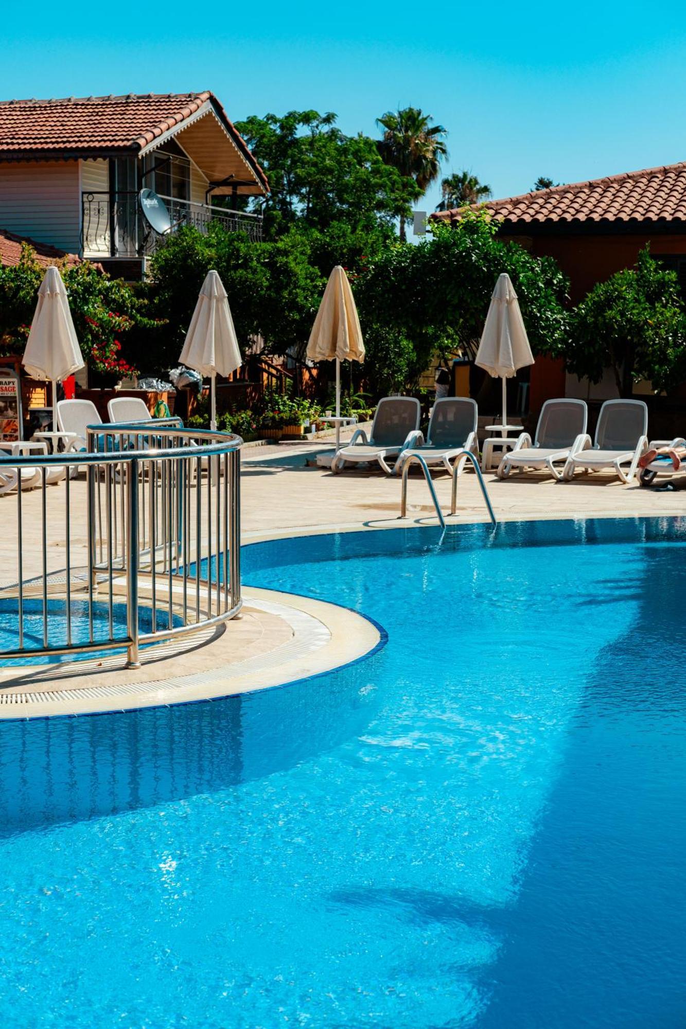 Ozlem Garden Hotel Side Exterior foto